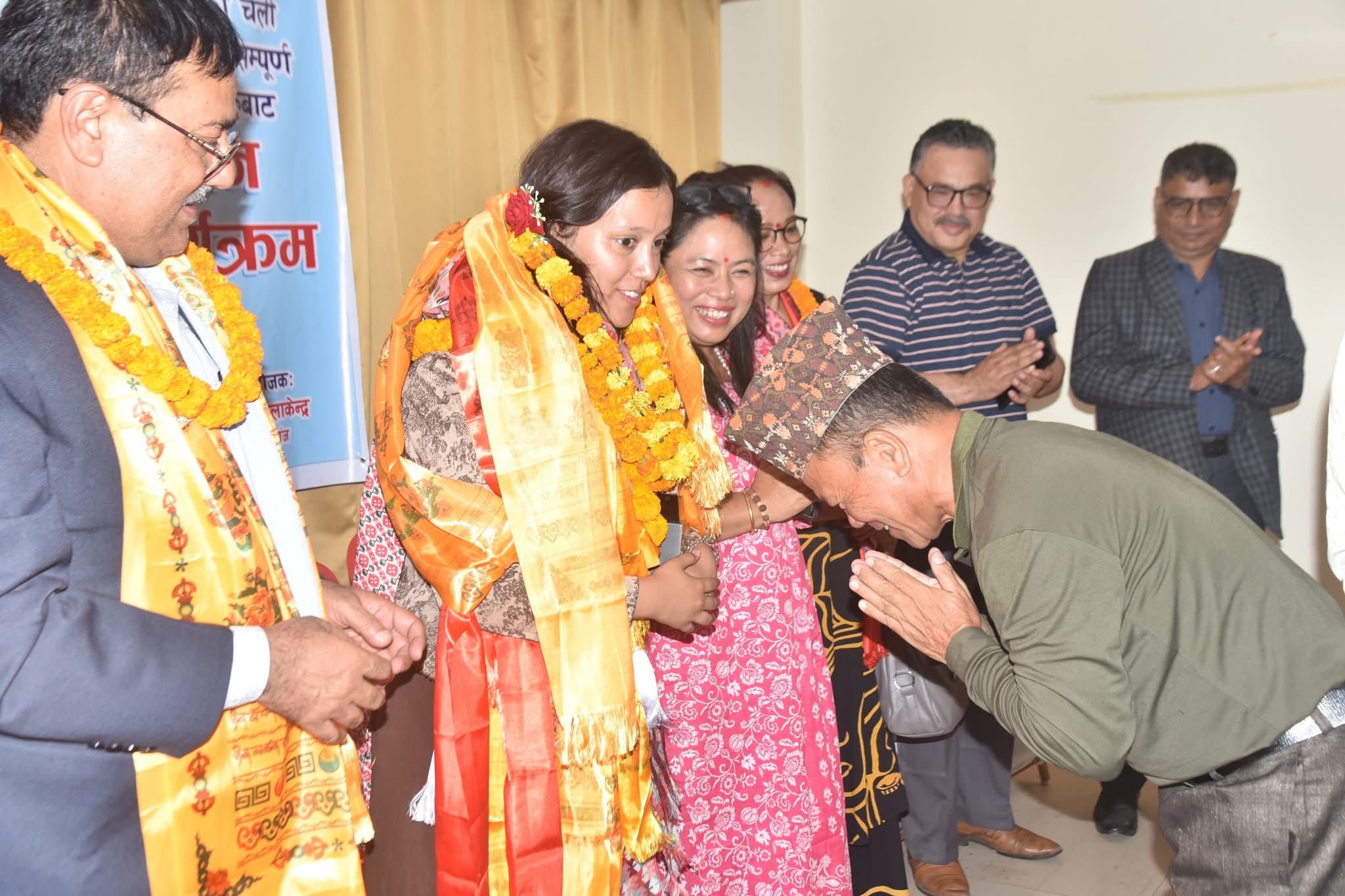 एक्टिङ स्टार सिजन-१’ की विजेता नविना रानाभाटलाई नेपालगन्जमा भव्य स्वागत