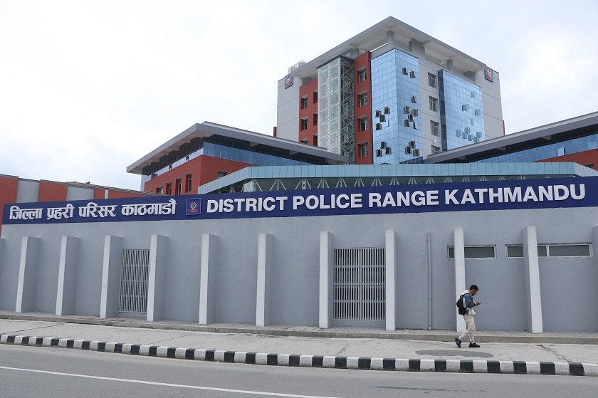 बैंकमा काम गर्ने कर्मचारीको साथबाट सुन र नगद लुटपाट, चारजना पक्राउ