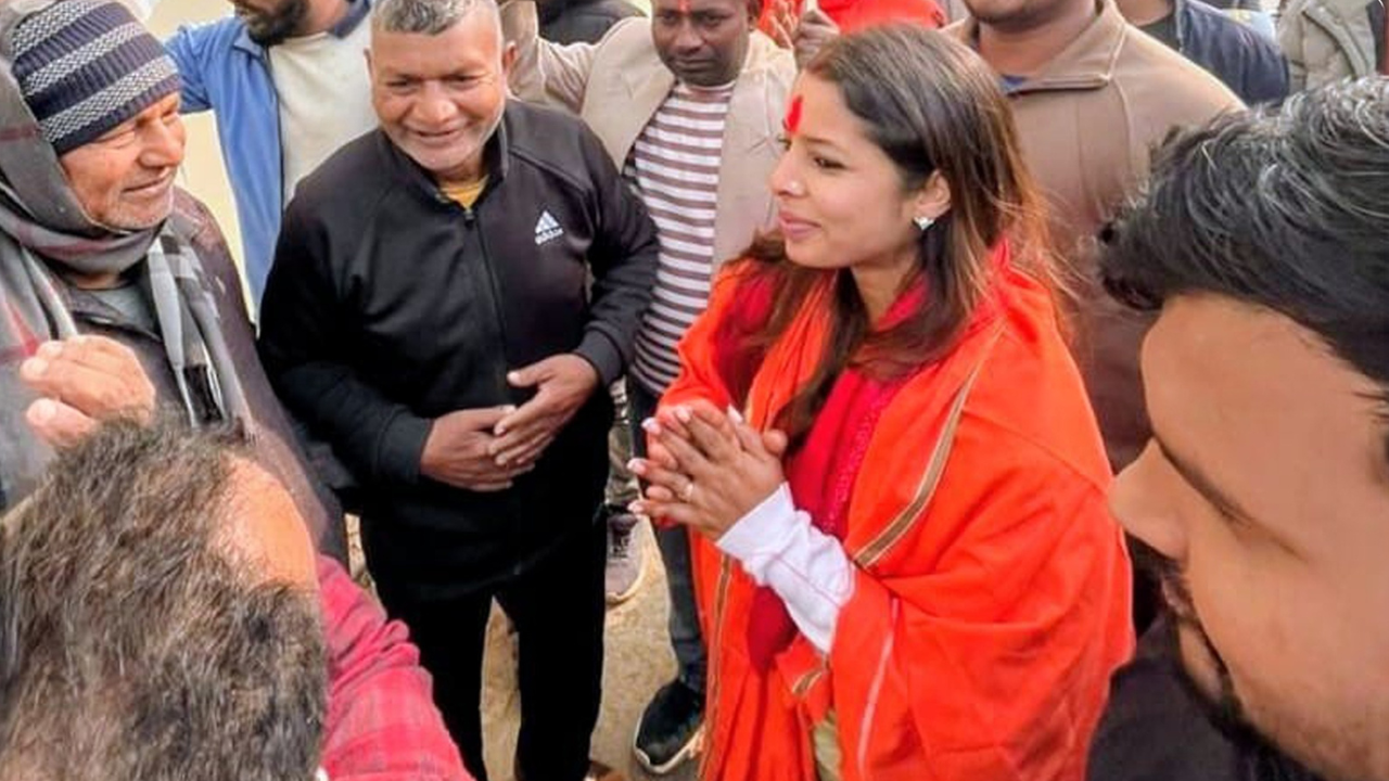 पर्सा–२ मा राप्रपा उम्मेदवार विना जैसवाल कुर्मीले थाले घरदैलो अभियान