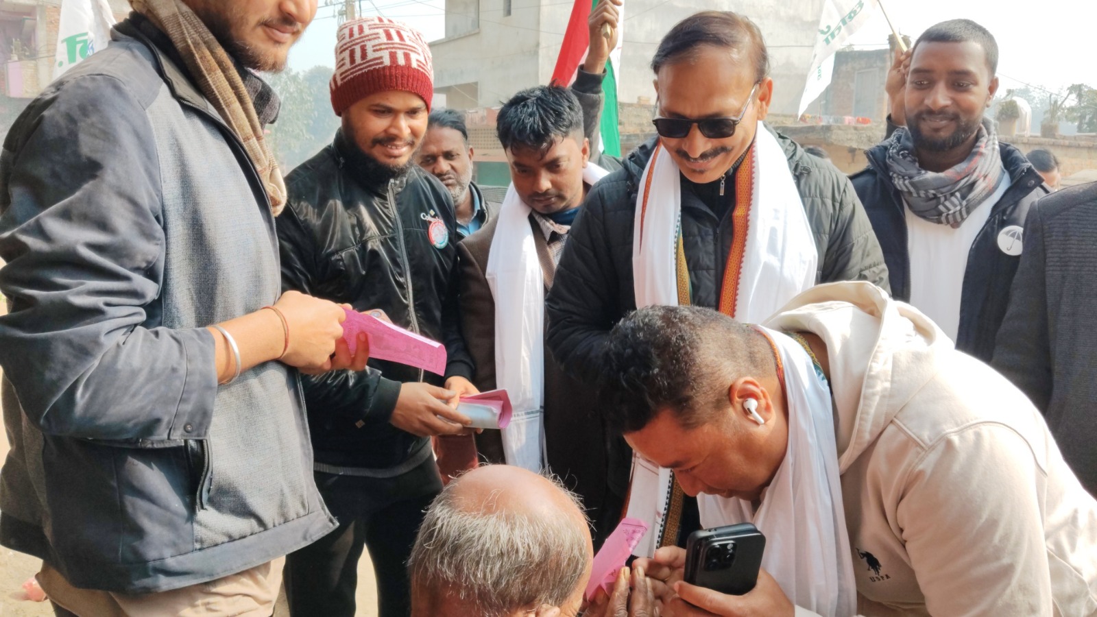 ‘नीति निर्माणमा व्यवहारिक अनुभव चाहिन्छ’ भन्दै टेमानी घरदैलोमा