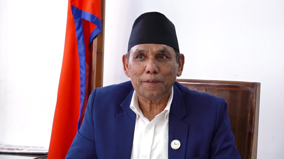 नयाँ भवनको काम सक्न अध्यक्ष दाहालको निर्देशन