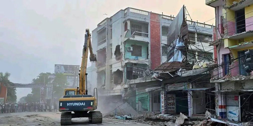 सडक विस्तारले वीरगञ्जको विद्युत् अवरुद्ध