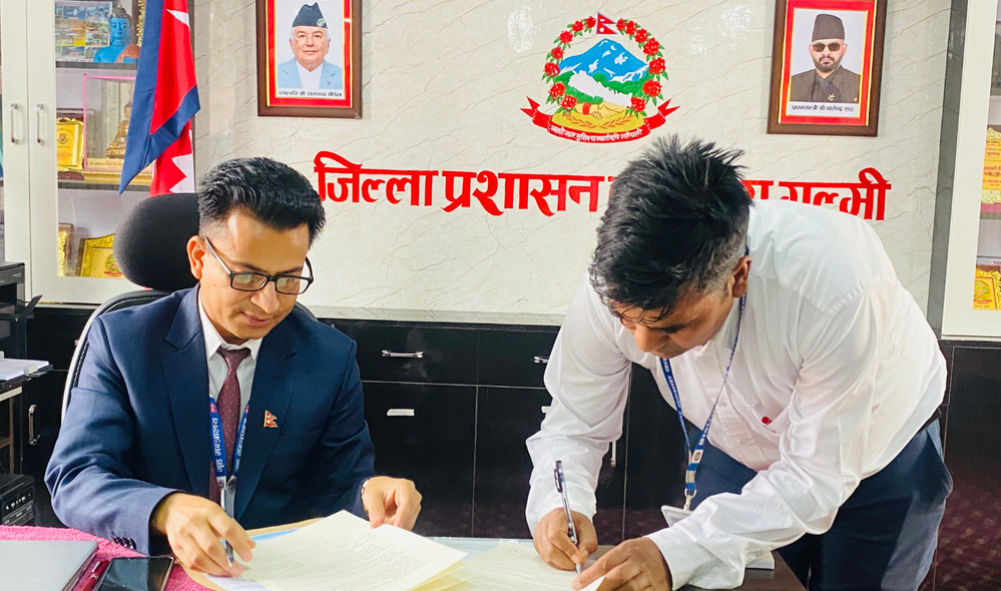 हुलाकबाट घरमै राहदानी वितरण चौध जिल्लामा सुरु, साढे दुई लाख सवारी ‘लाइसेन्स’ ढुवानी