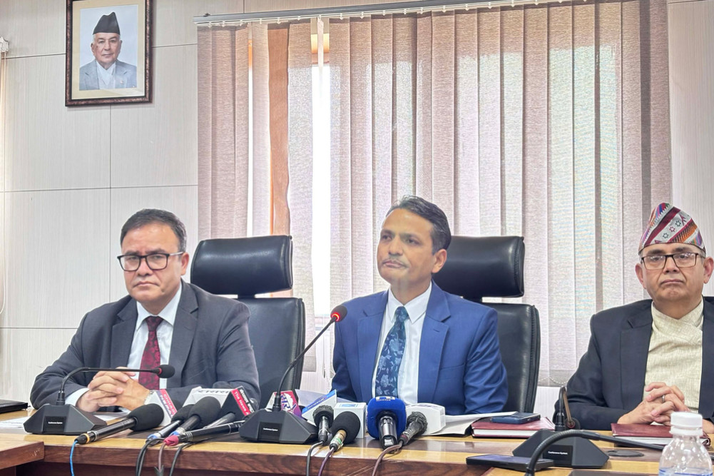 खाडी युद्धबारे अफवाह फैलाउने ११ नेपाली पक्राउ