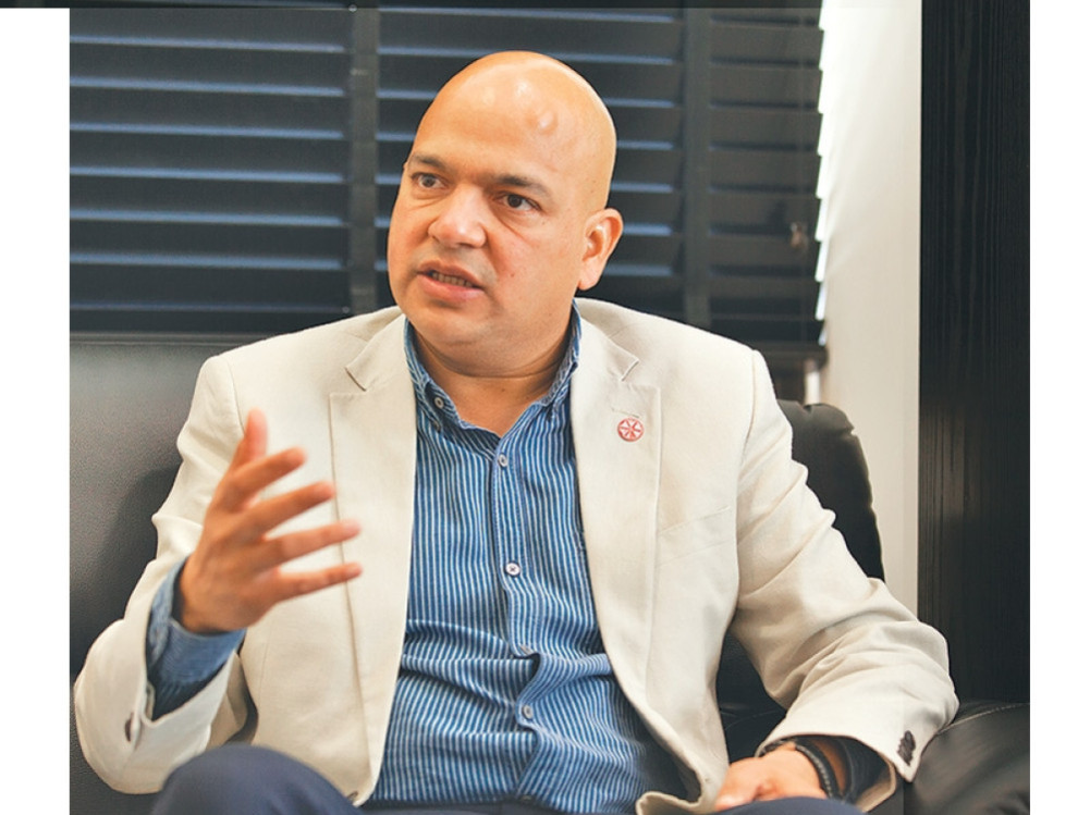 हिमालयन रिइन्स्योरेन्स लिमिटेडका तत्कालीन अध्यक्ष गोल्छा पक्राउ