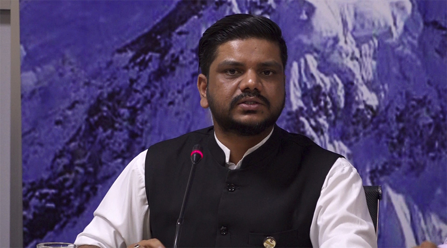 फ्री भिसा फ्री टिकट’ १० वर्षदेखि कागजमै सीमित : श्रममन्त्री यादव